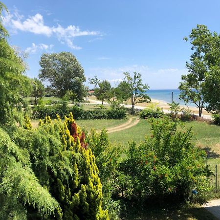 Sofia'S Pearl Beachfront Maisonette Nea Kallikrateia Extérieur photo